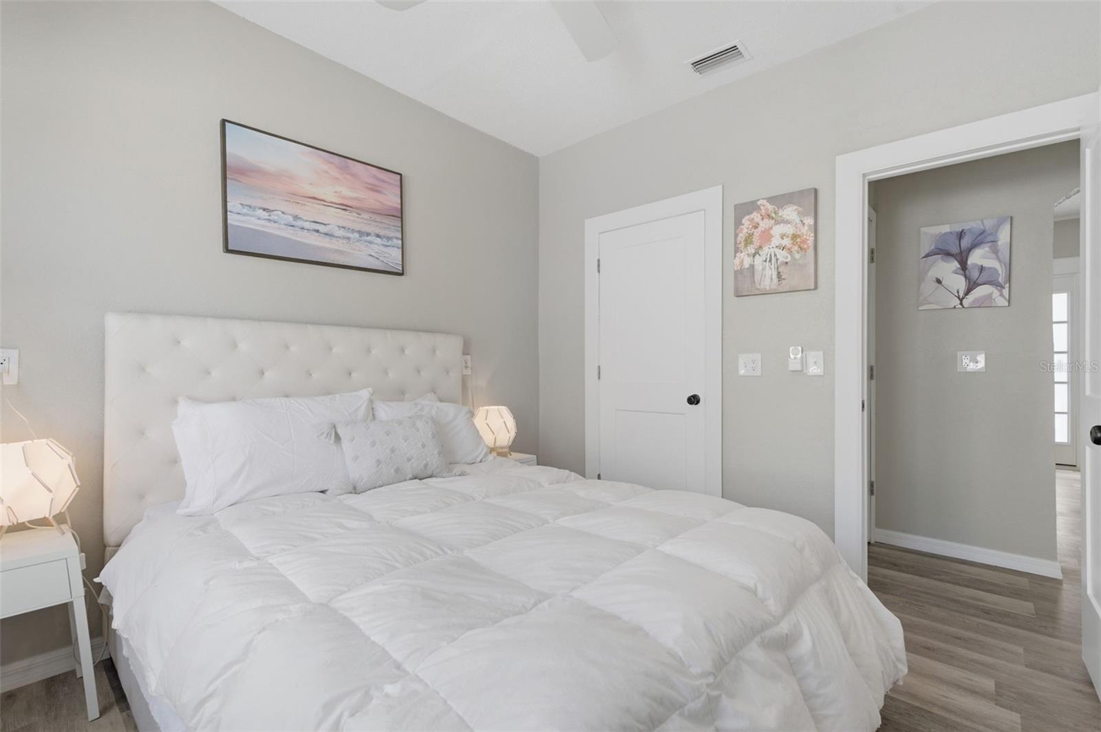 Listing photo id 16 for 410 Lemon Street