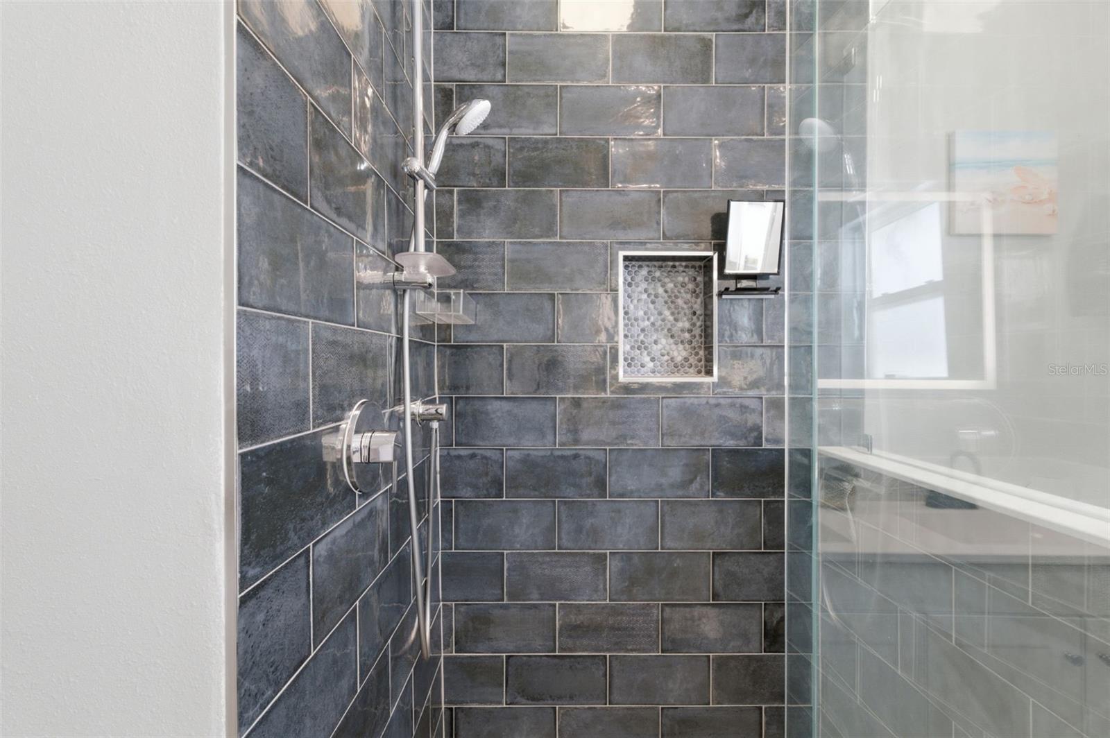 Listing photo id 18 for 410 Lemon Street