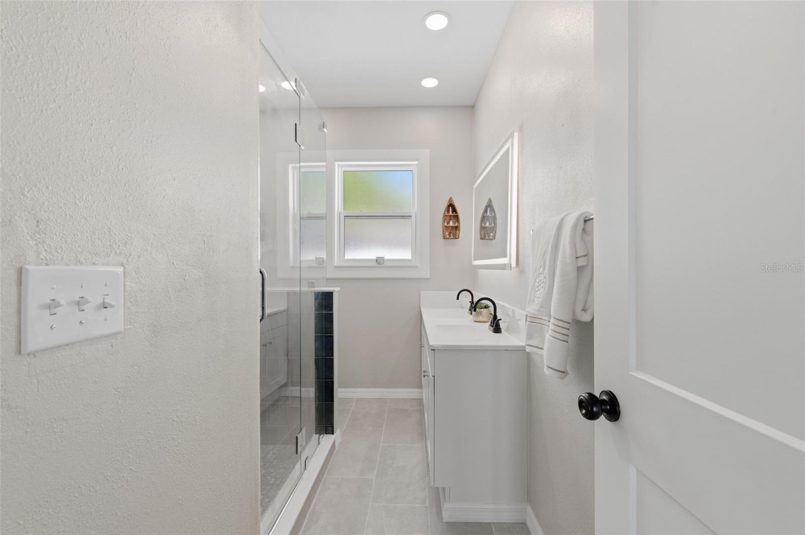 Listing photo id 23 for 410 Lemon Street