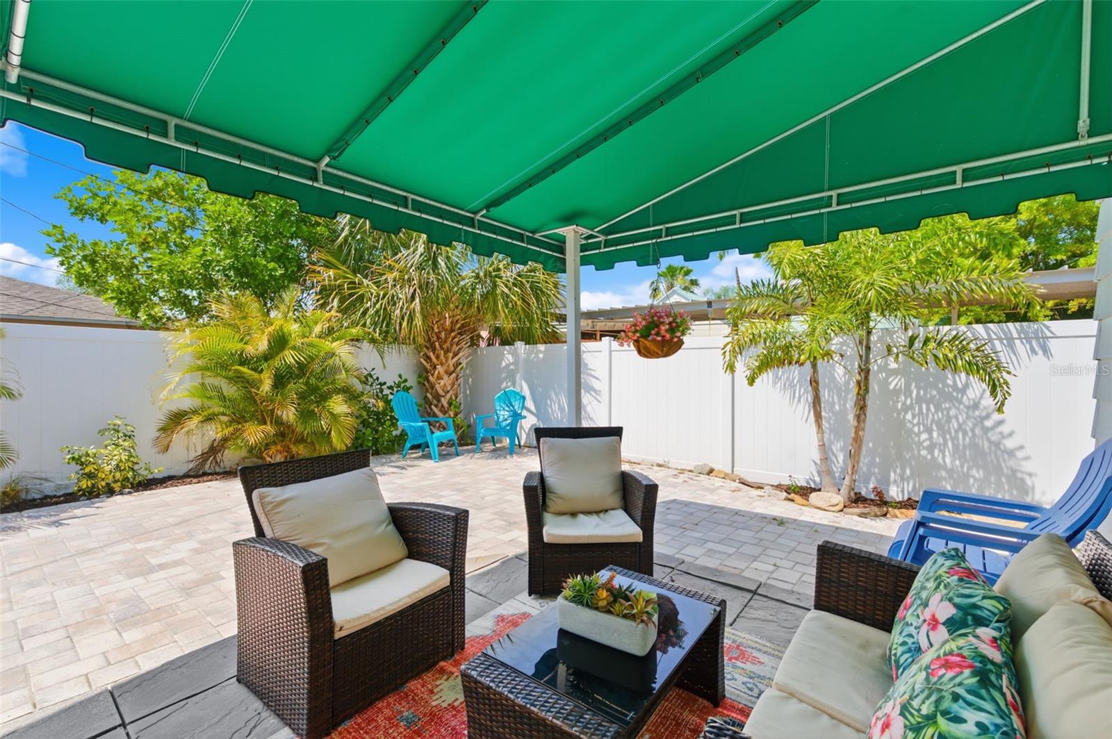 Listing photo id 24 for 410 Lemon Street