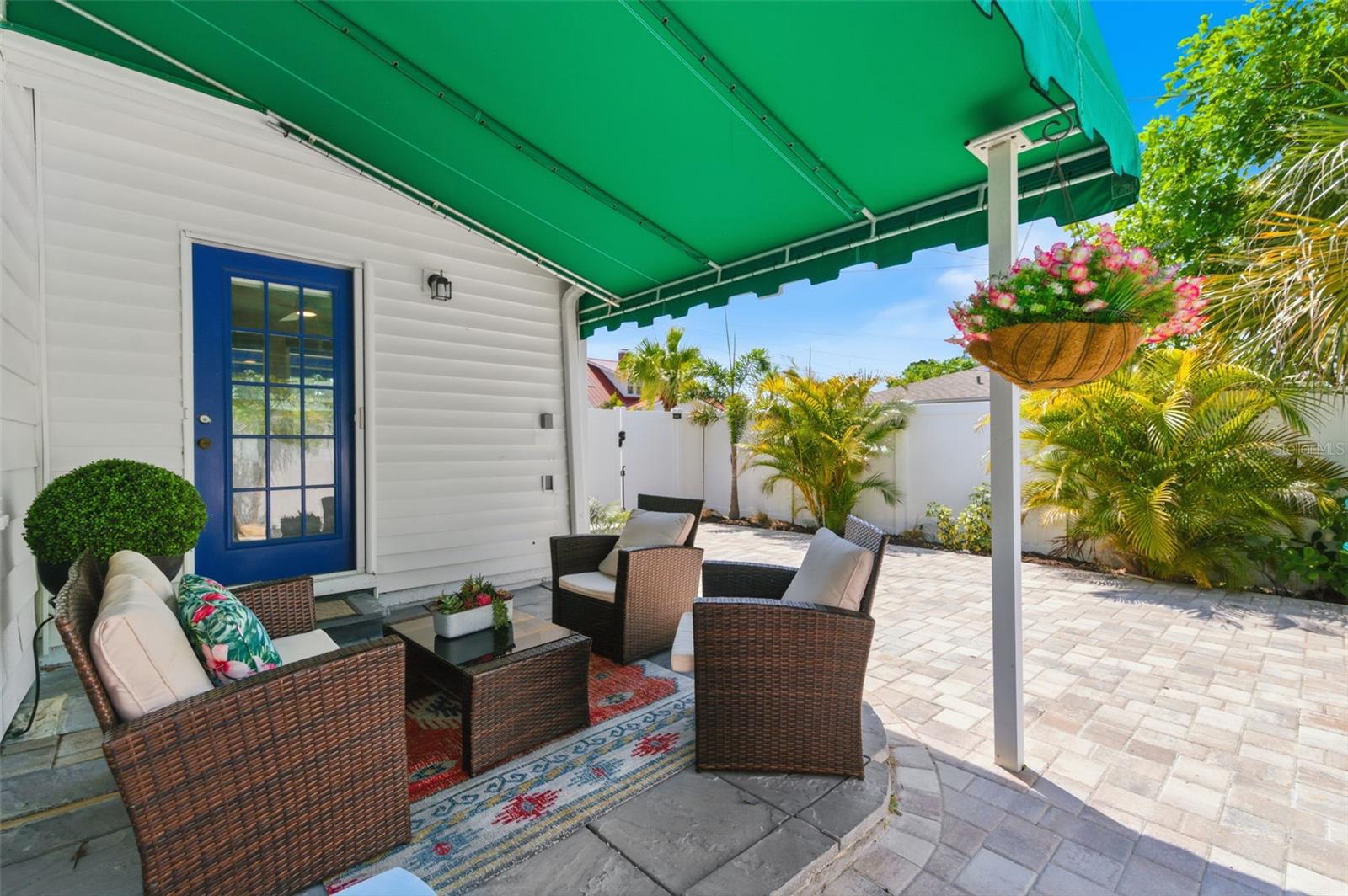 Listing photo id 35 for 410 Lemon Street