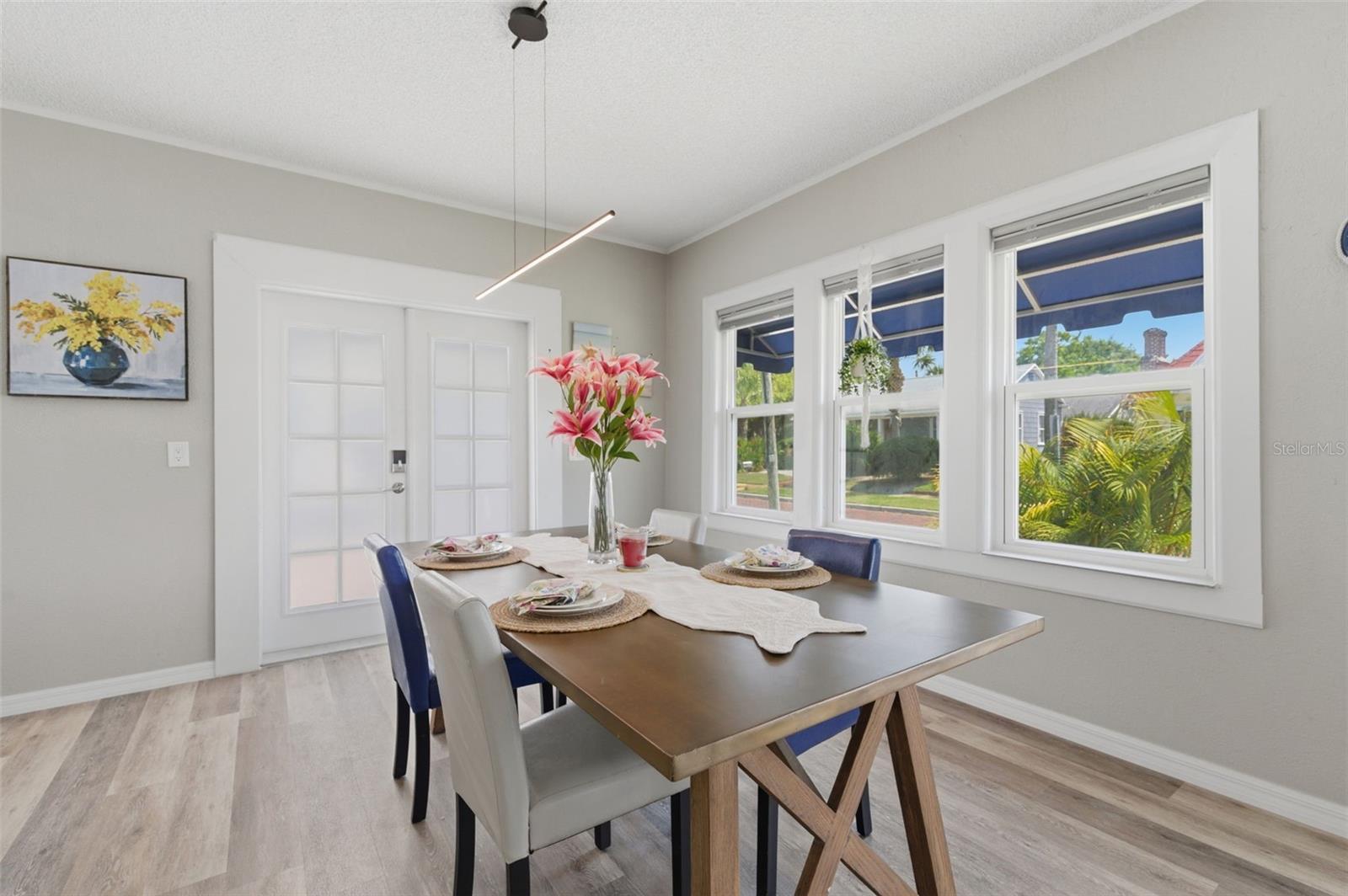 Listing photo id 2 for 410 Lemon Street