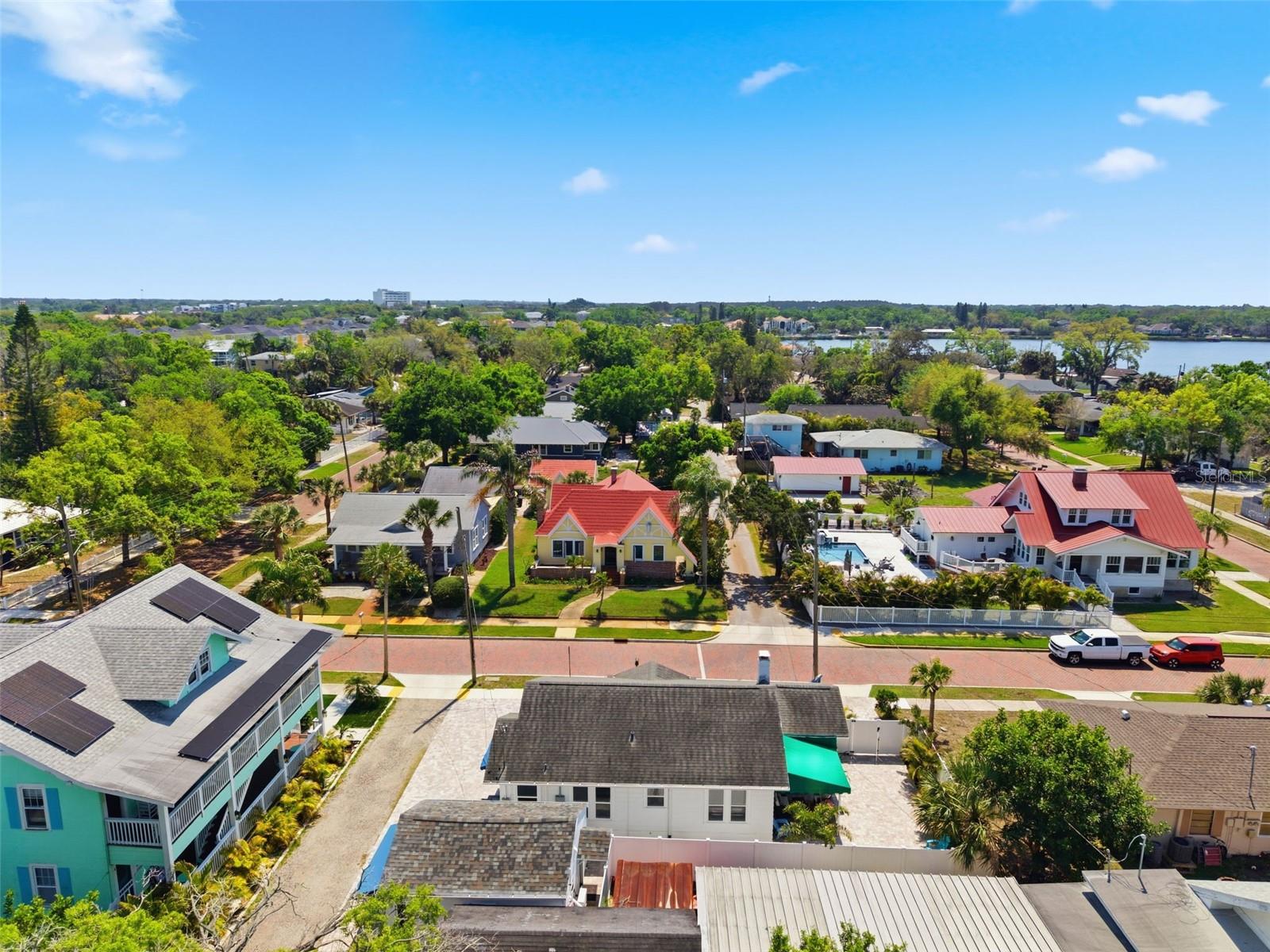 Listing photo id 38 for 410 Lemon Street