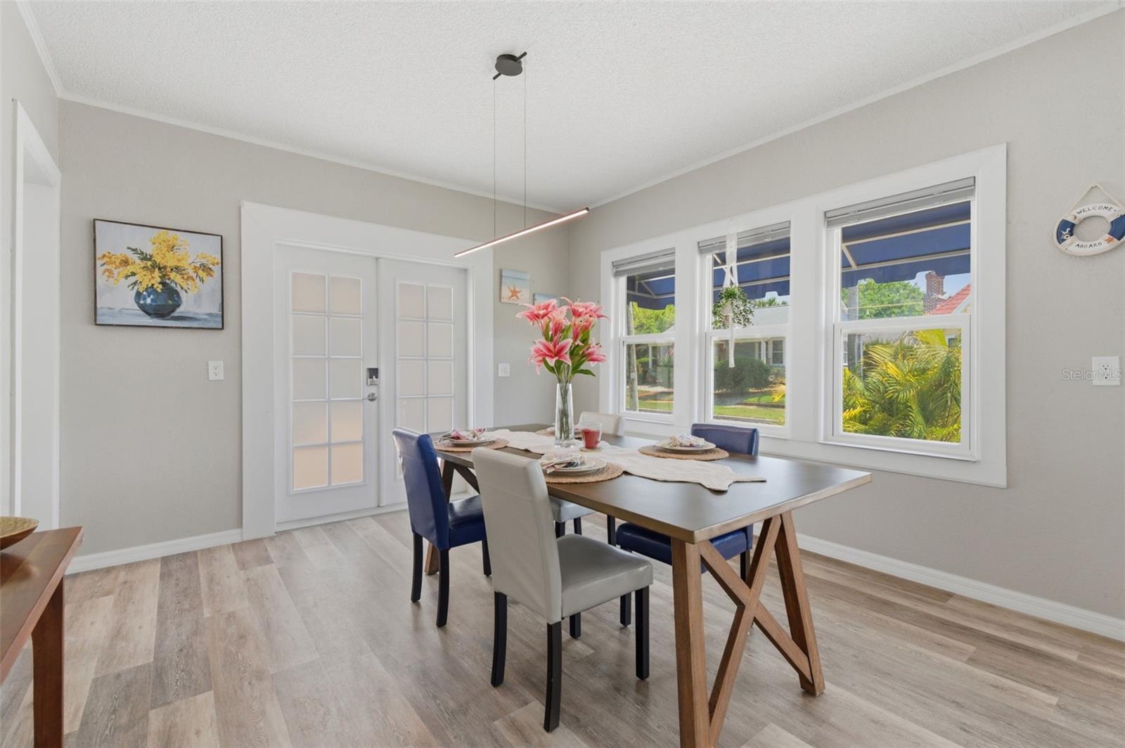 Listing photo id 3 for 410 Lemon Street