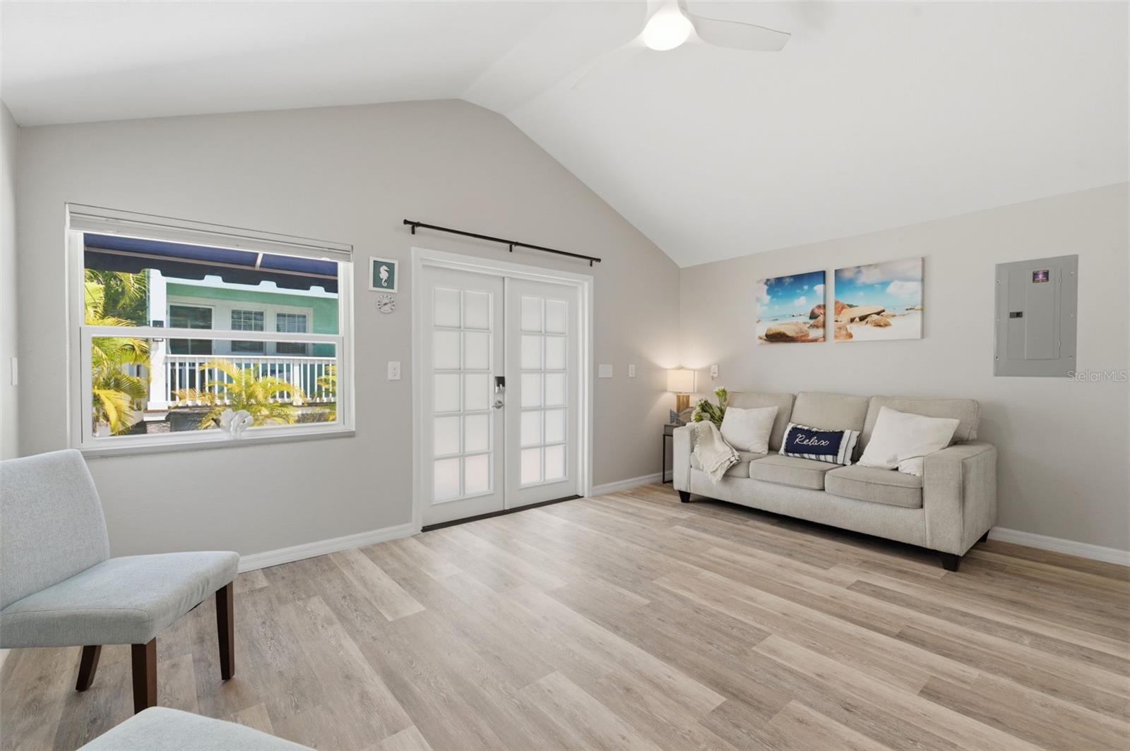 Listing photo id 60 for 410 Lemon Street