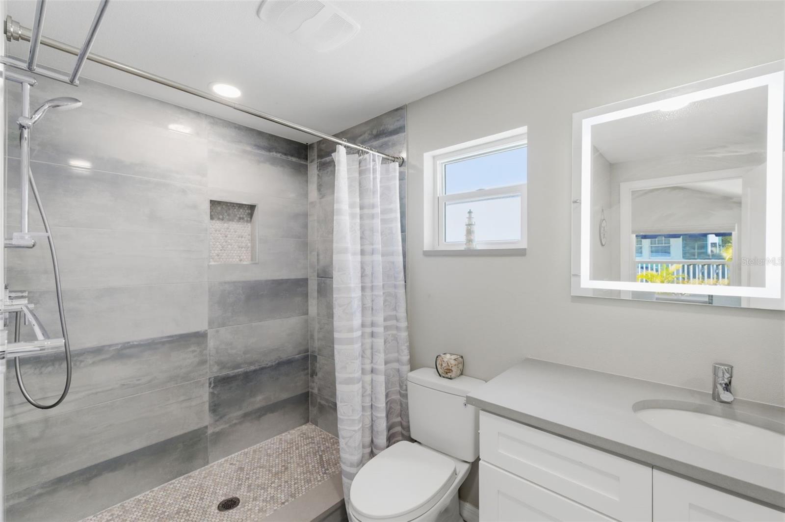 Listing photo id 62 for 410 Lemon Street