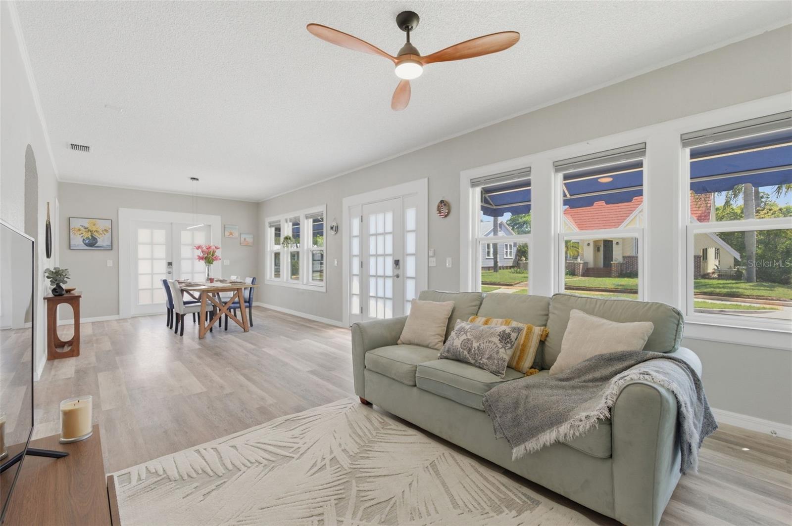 Listing photo id 68 for 410 Lemon Street