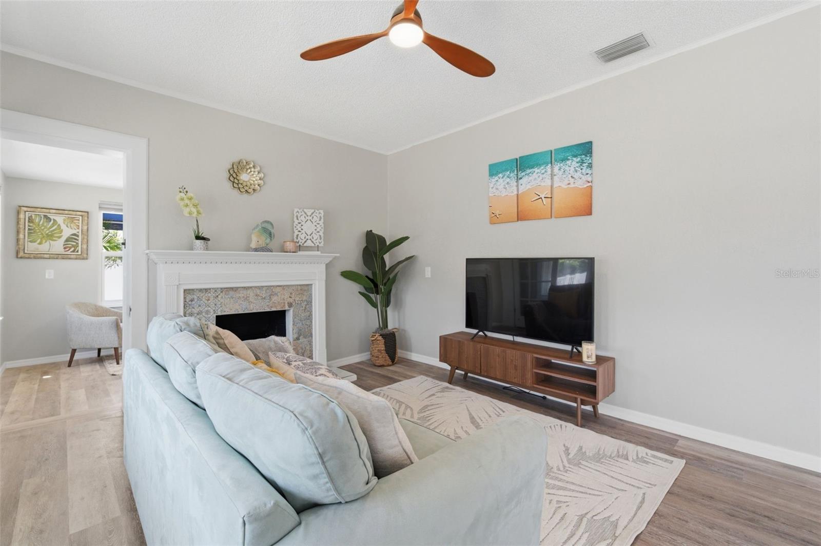 Listing photo id 70 for 410 Lemon Street