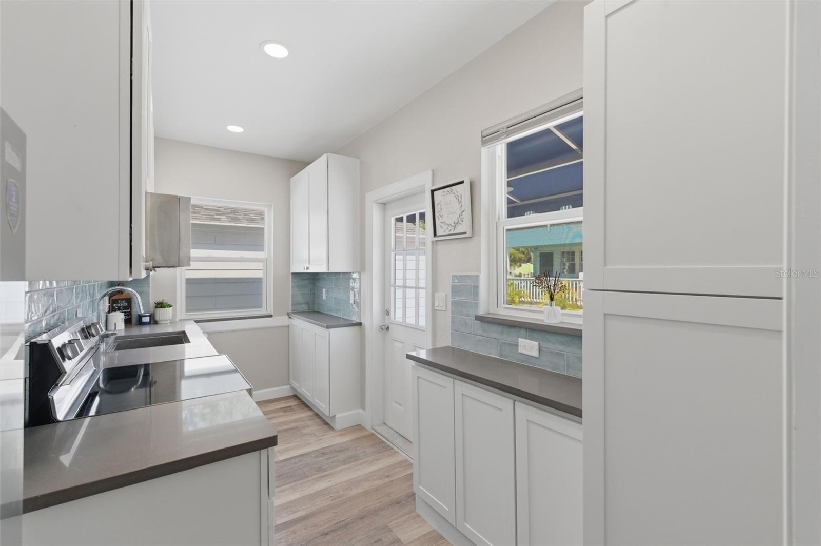 Listing photo id 6 for 410 Lemon Street