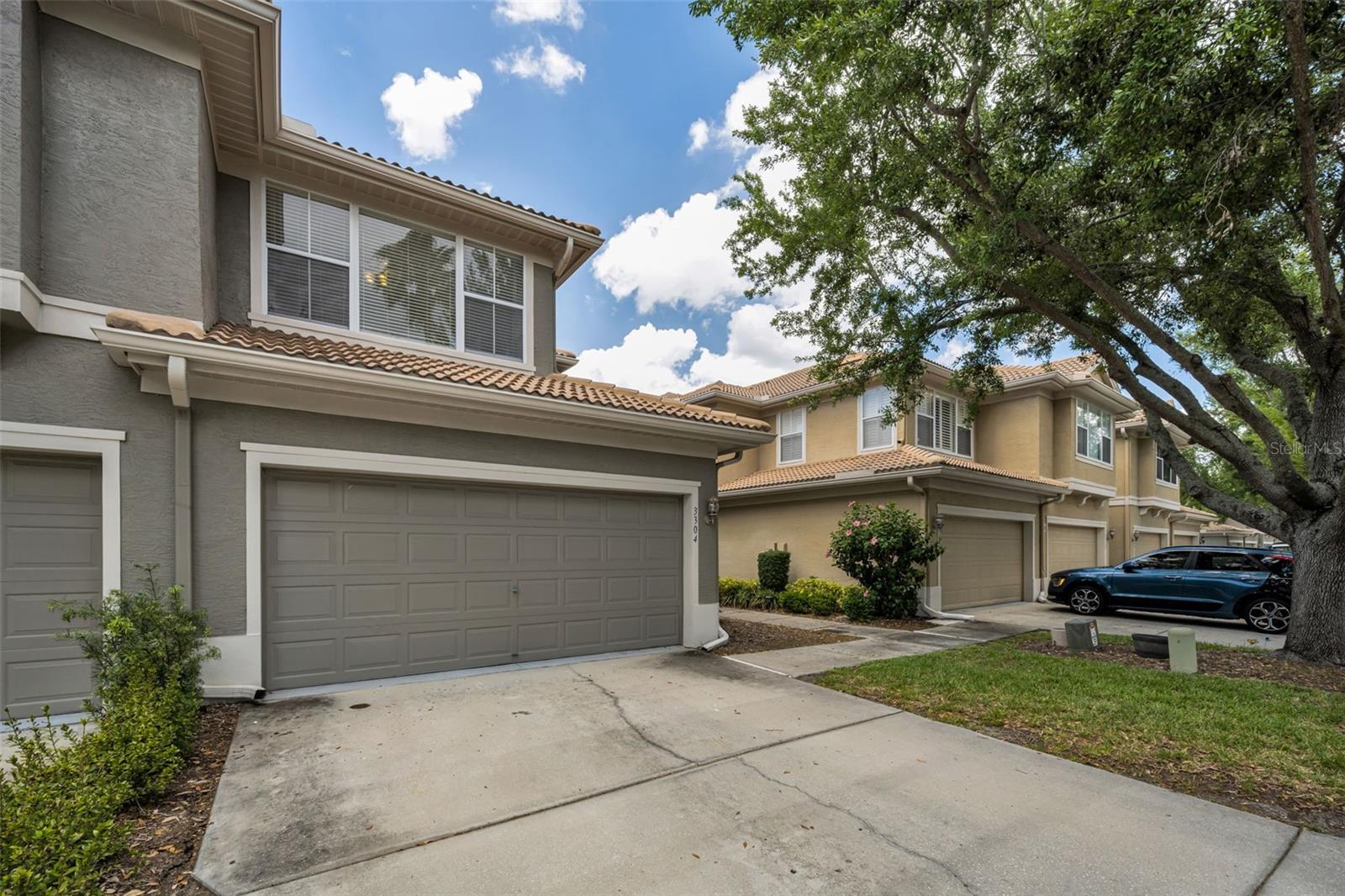 Listing photo id 0 for 3304 Covered Bridge Drive E