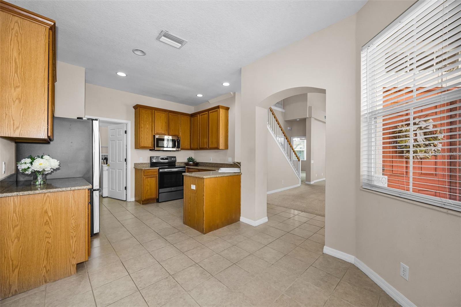 Listing photo id 19 for 3304 Covered Bridge Drive E