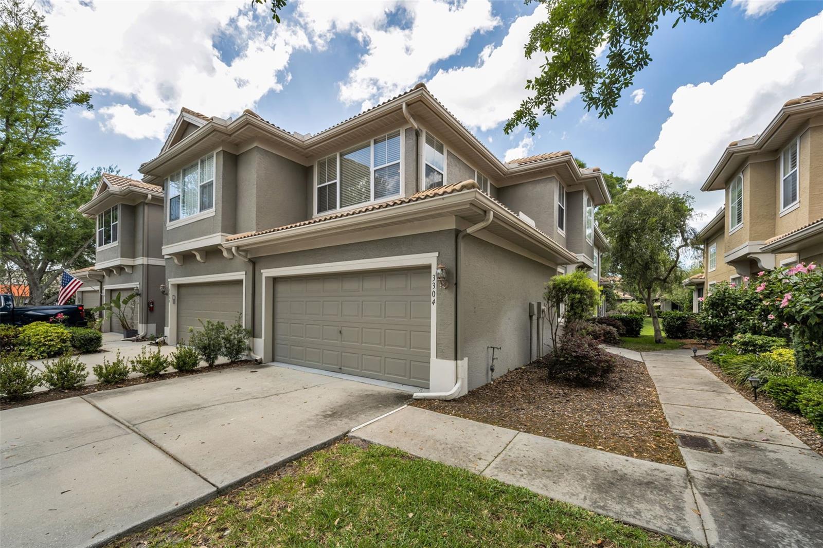 Listing photo id 1 for 3304 Covered Bridge Drive E