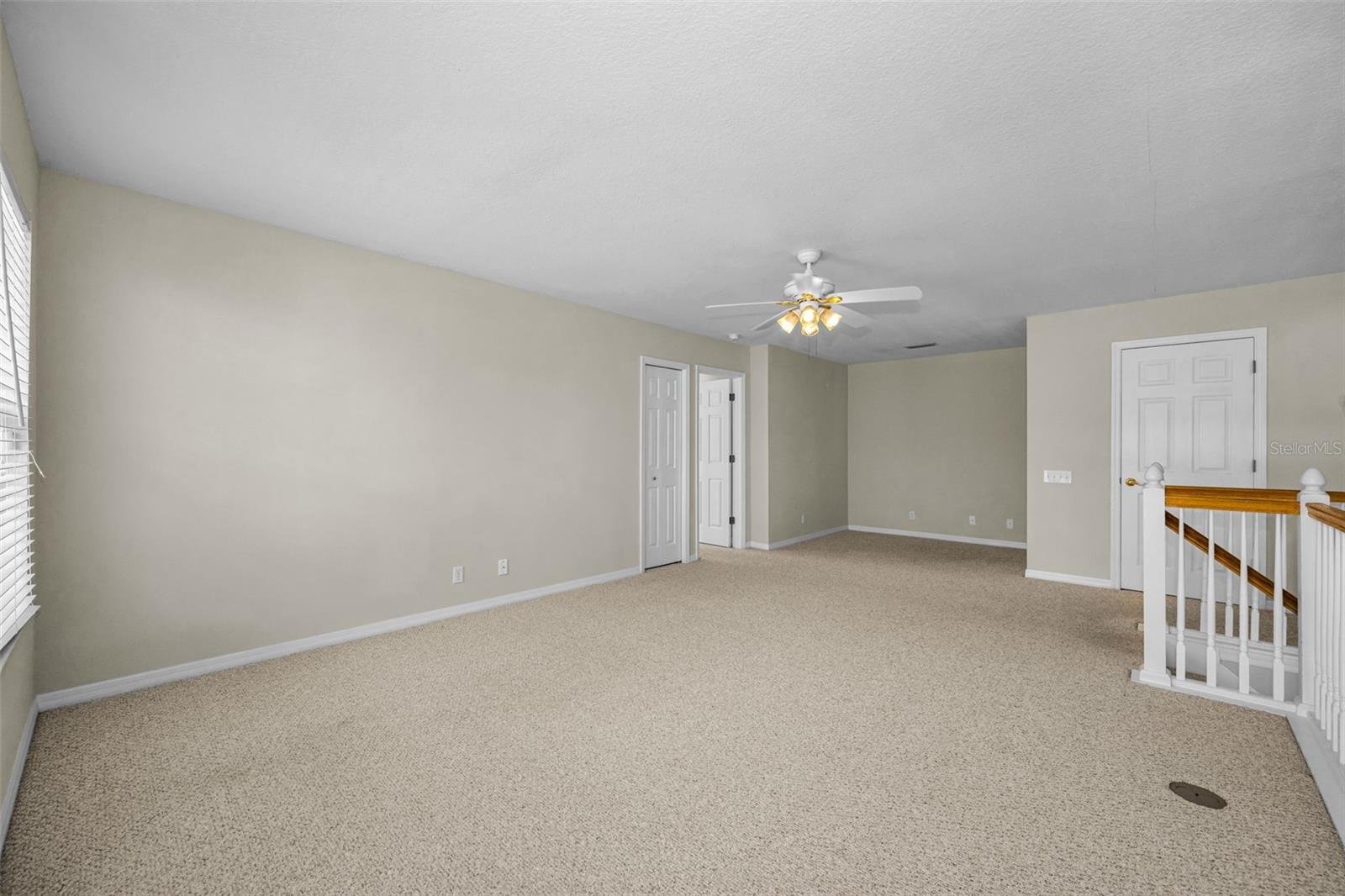 Listing photo id 37 for 3304 Covered Bridge Drive E