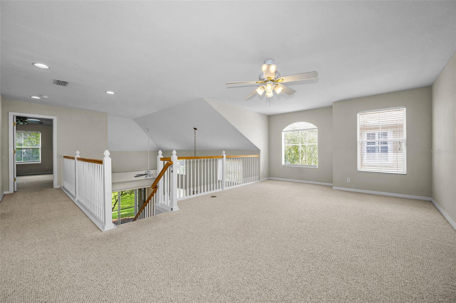 Listing photo id 40 for 3304 Covered Bridge Drive E