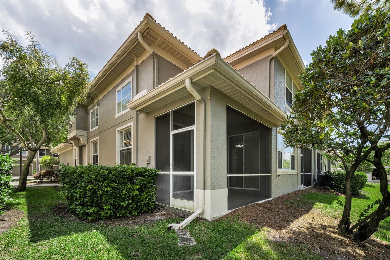 Listing photo id 44 for 3304 Covered Bridge Drive E