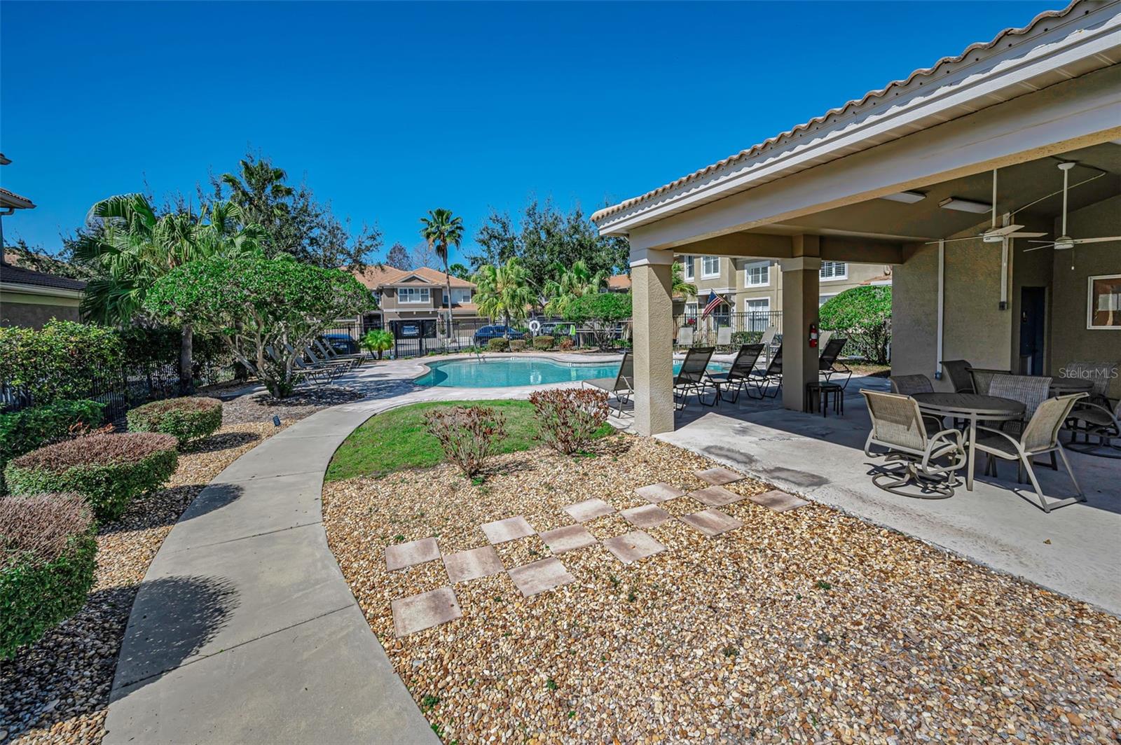 Listing photo id 56 for 3304 Covered Bridge Drive E