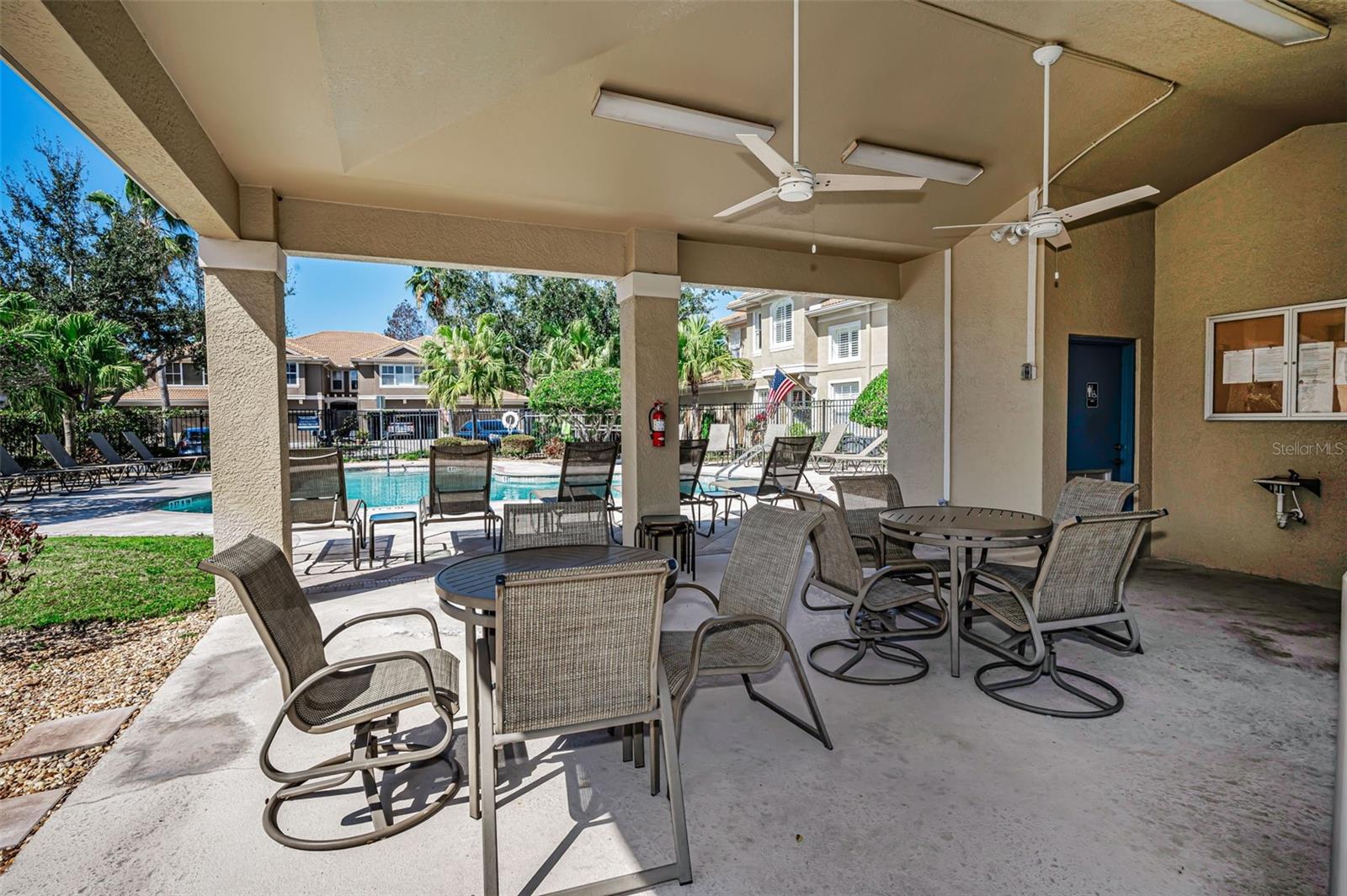 Listing photo id 57 for 3304 Covered Bridge Drive E