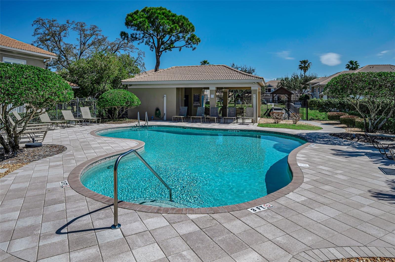 Listing photo id 60 for 3304 Covered Bridge Drive E