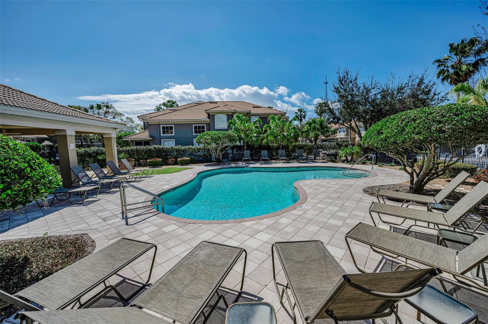 Listing photo id 62 for 3304 Covered Bridge Drive E