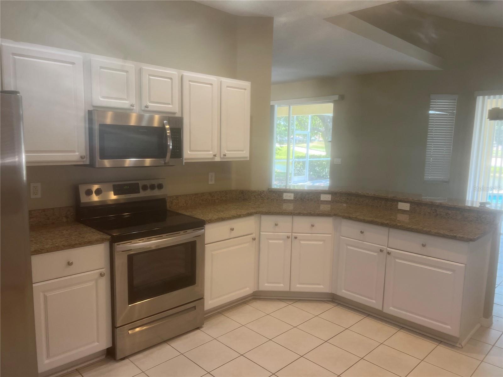 Image 17 of 55 For 18914 Maisons Drive