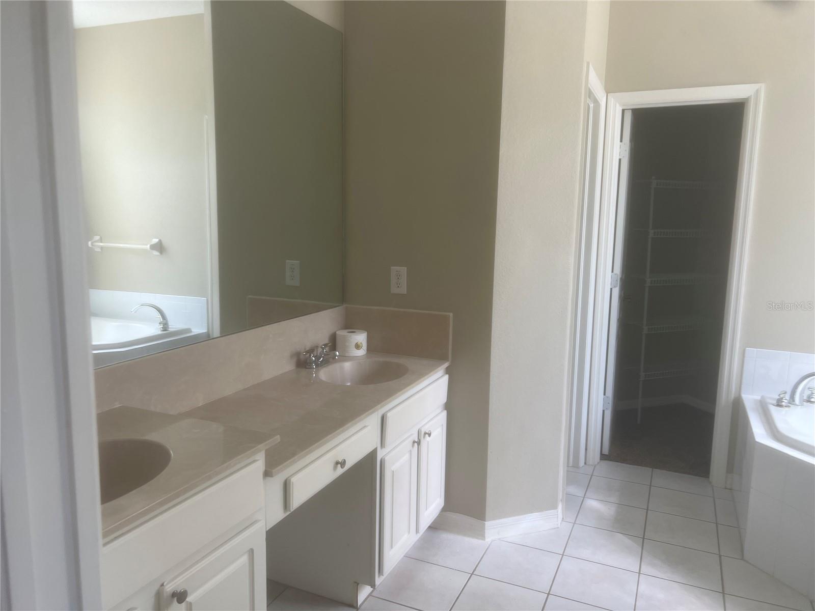 Image 24 of 55 For 18914 Maisons Drive