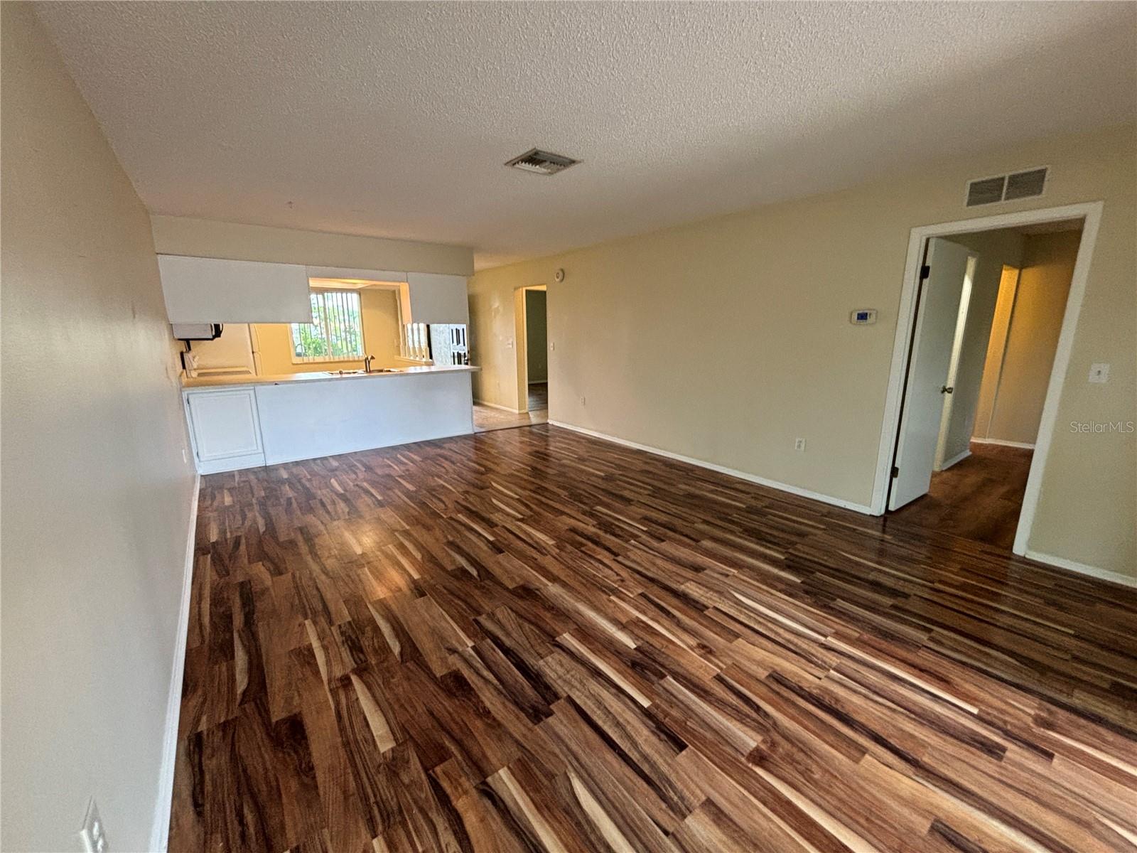 Listing photo id 13 for 2220 Bancroft Circle S D