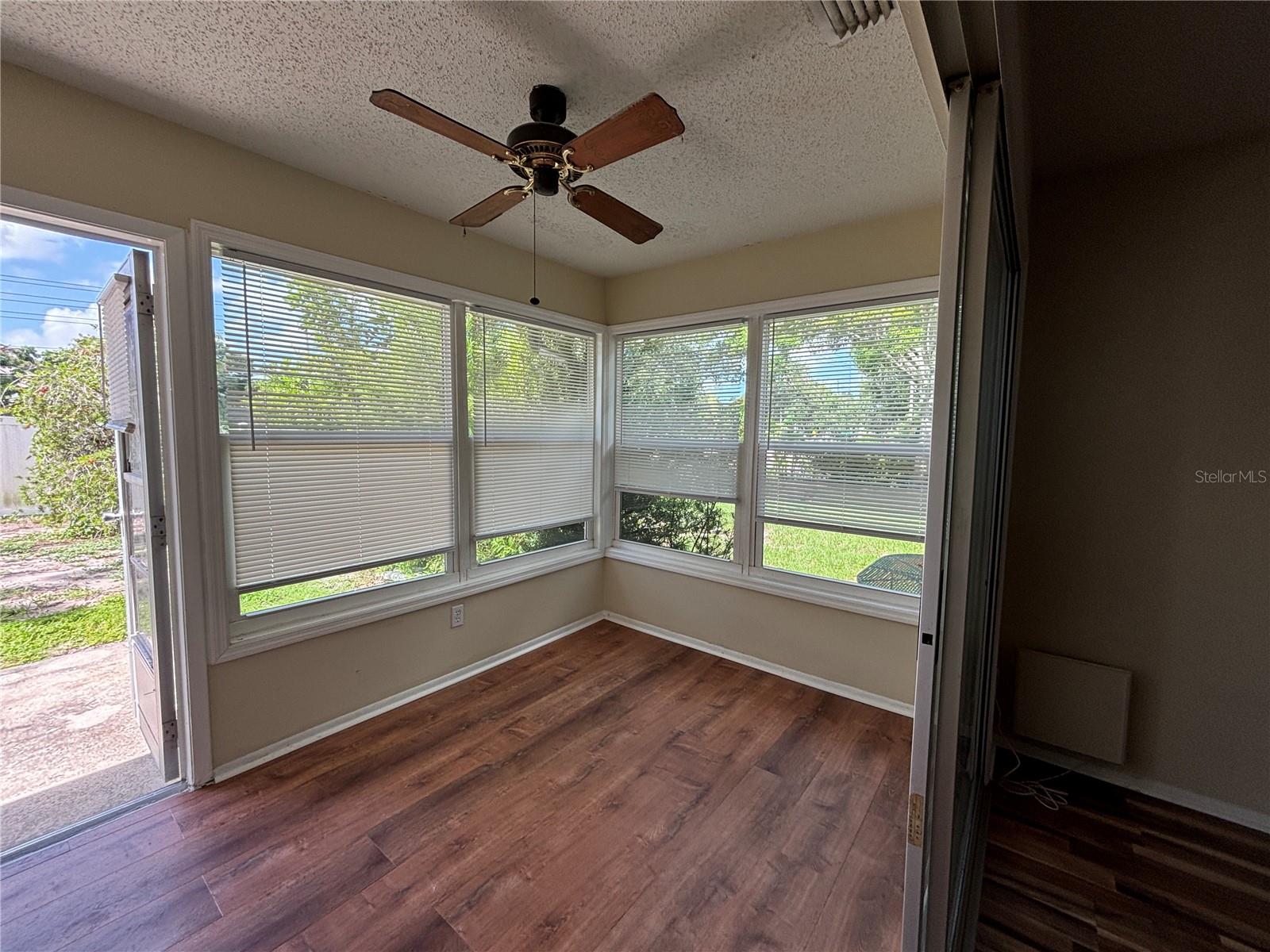 Listing photo id 22 for 2220 Bancroft Circle S D