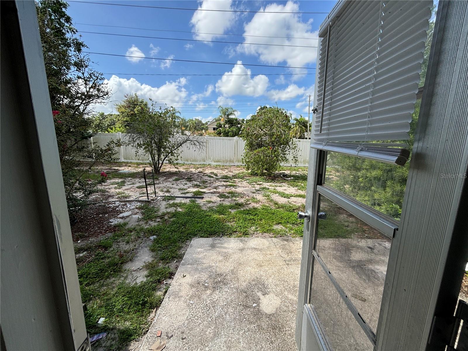 Listing photo id 25 for 2220 Bancroft Circle S D