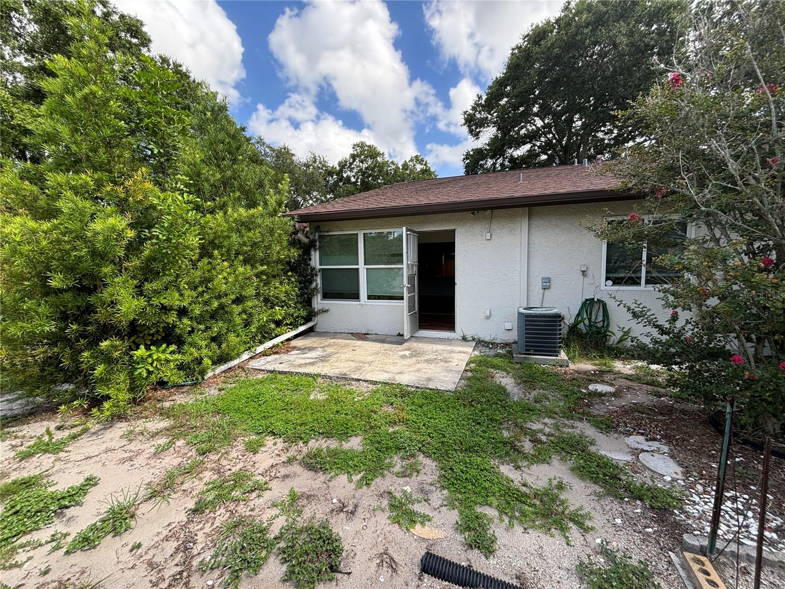 Listing photo id 27 for 2220 Bancroft Circle S D