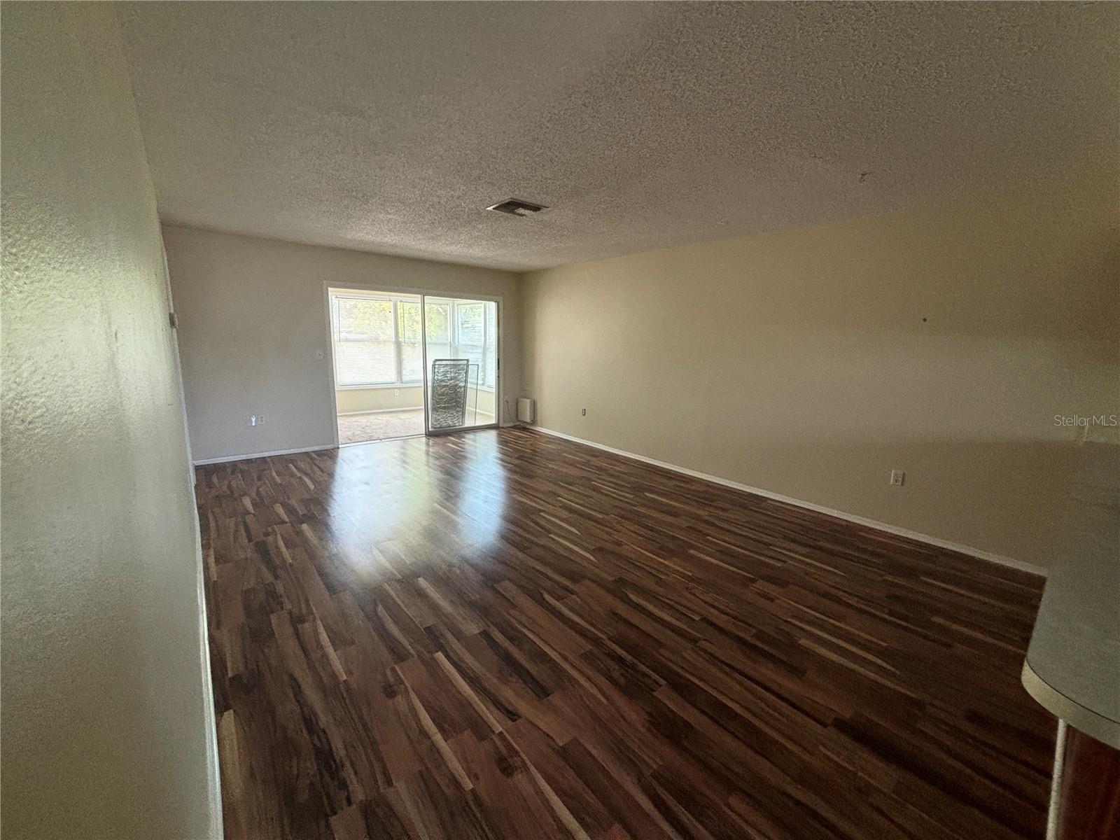 Listing photo id 5 for 2220 Bancroft Circle S D