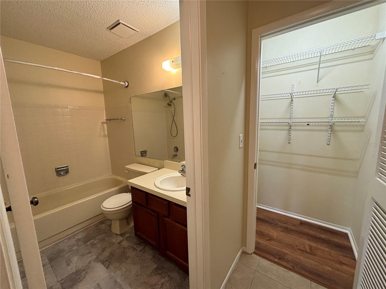 Listing photo id 7 for 2220 Bancroft Circle S D