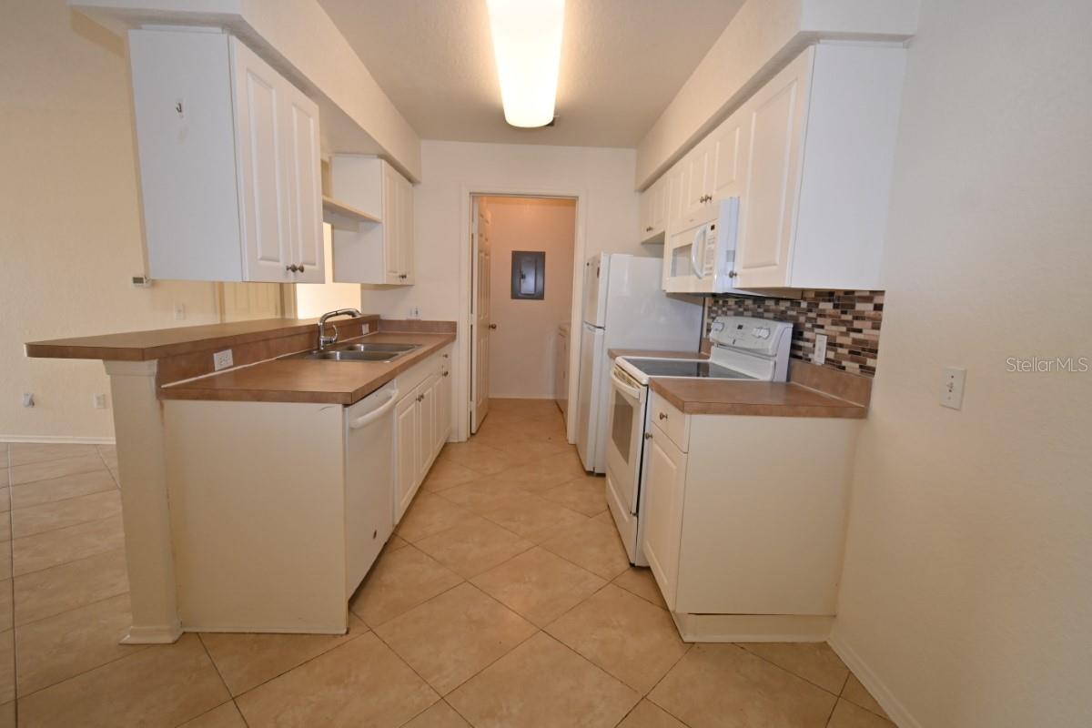 Image 8 of 37 For 36009 Deer Creek Drive 104