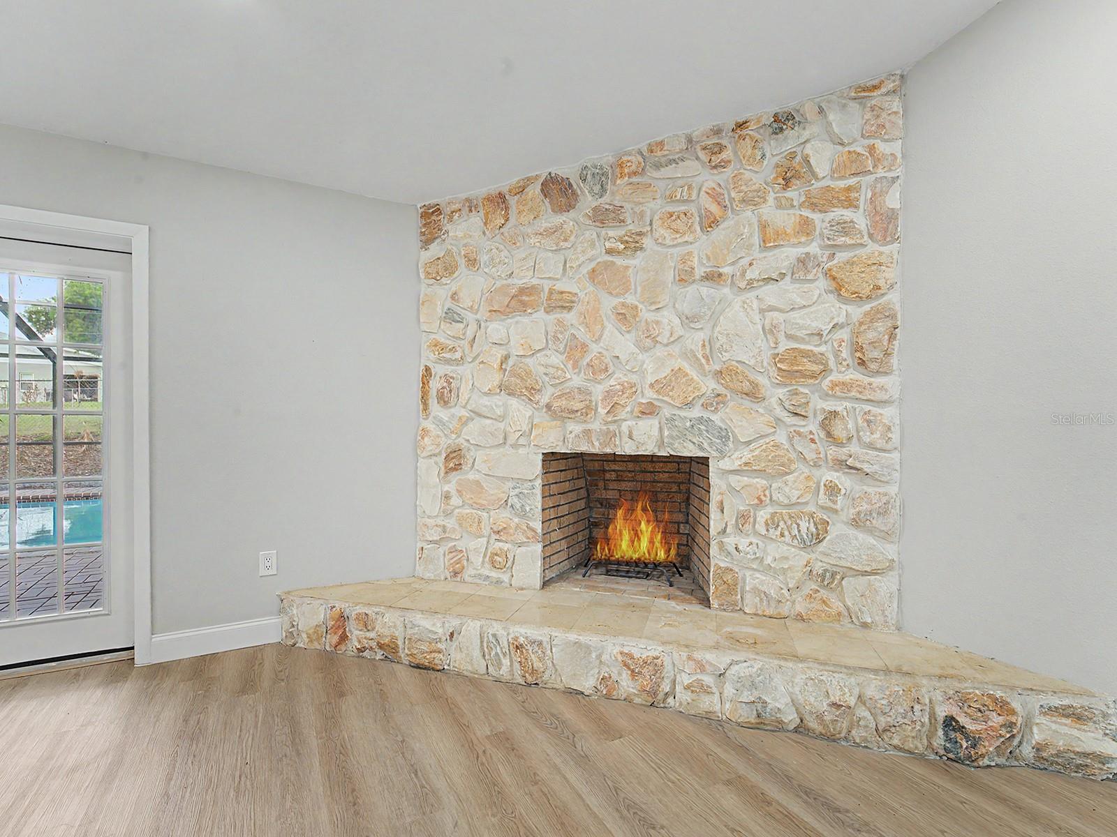 Image 11 of 63 For 6918 Odoniel Loop W