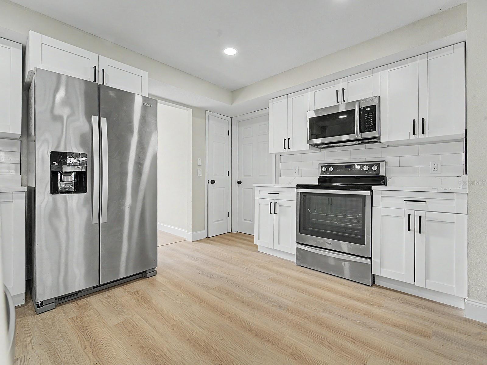 Image 18 of 63 For 6918 Odoniel Loop W