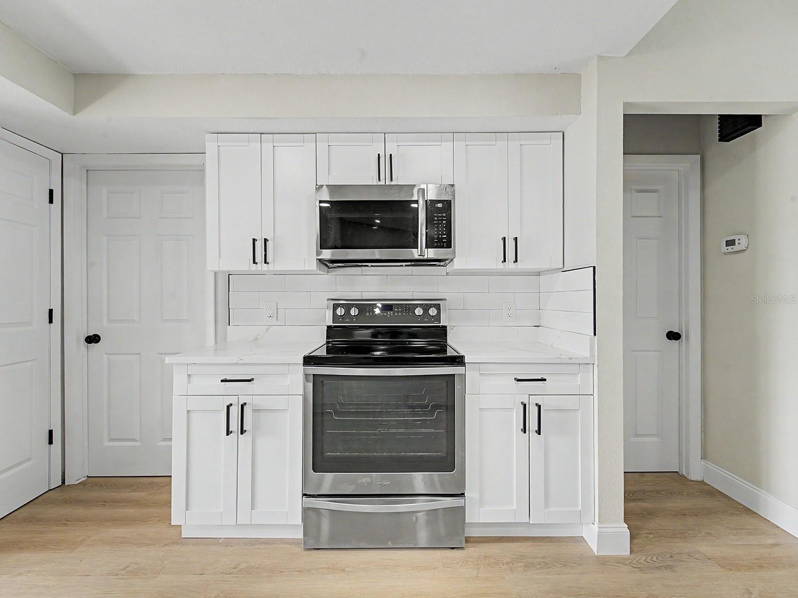 Image 19 of 63 For 6918 Odoniel Loop W