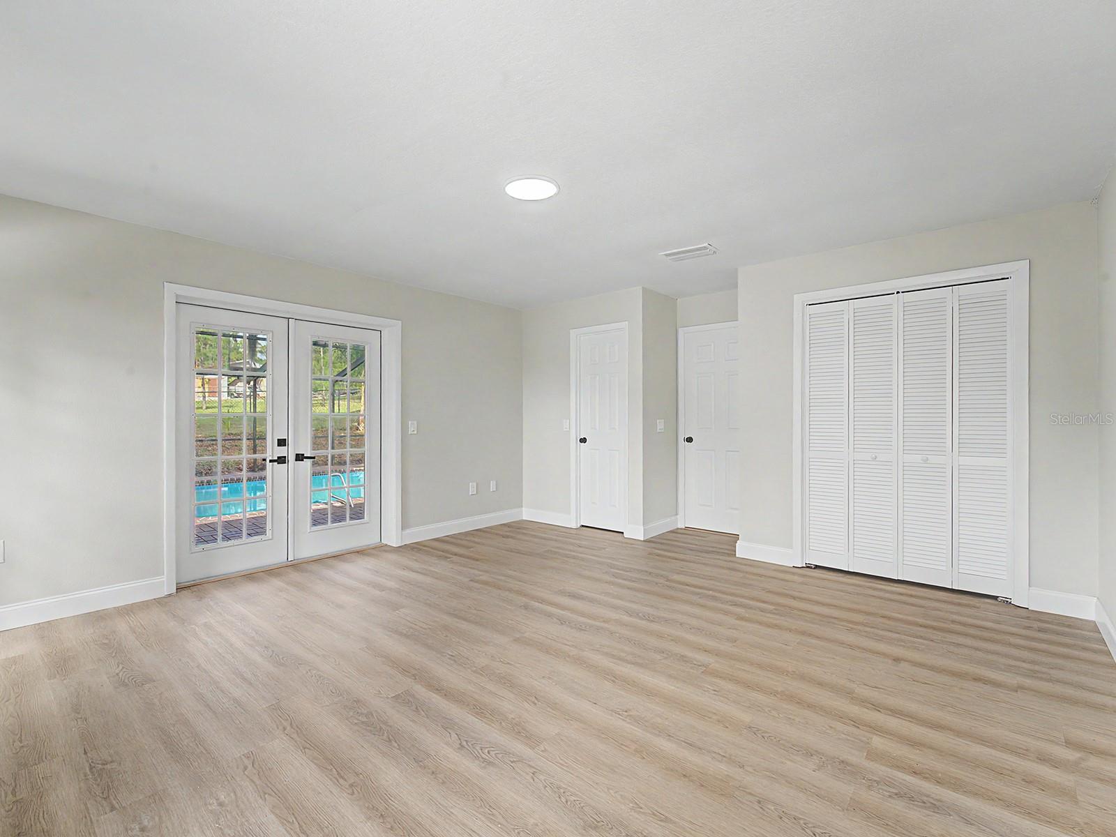 Image 23 of 63 For 6918 Odoniel Loop W