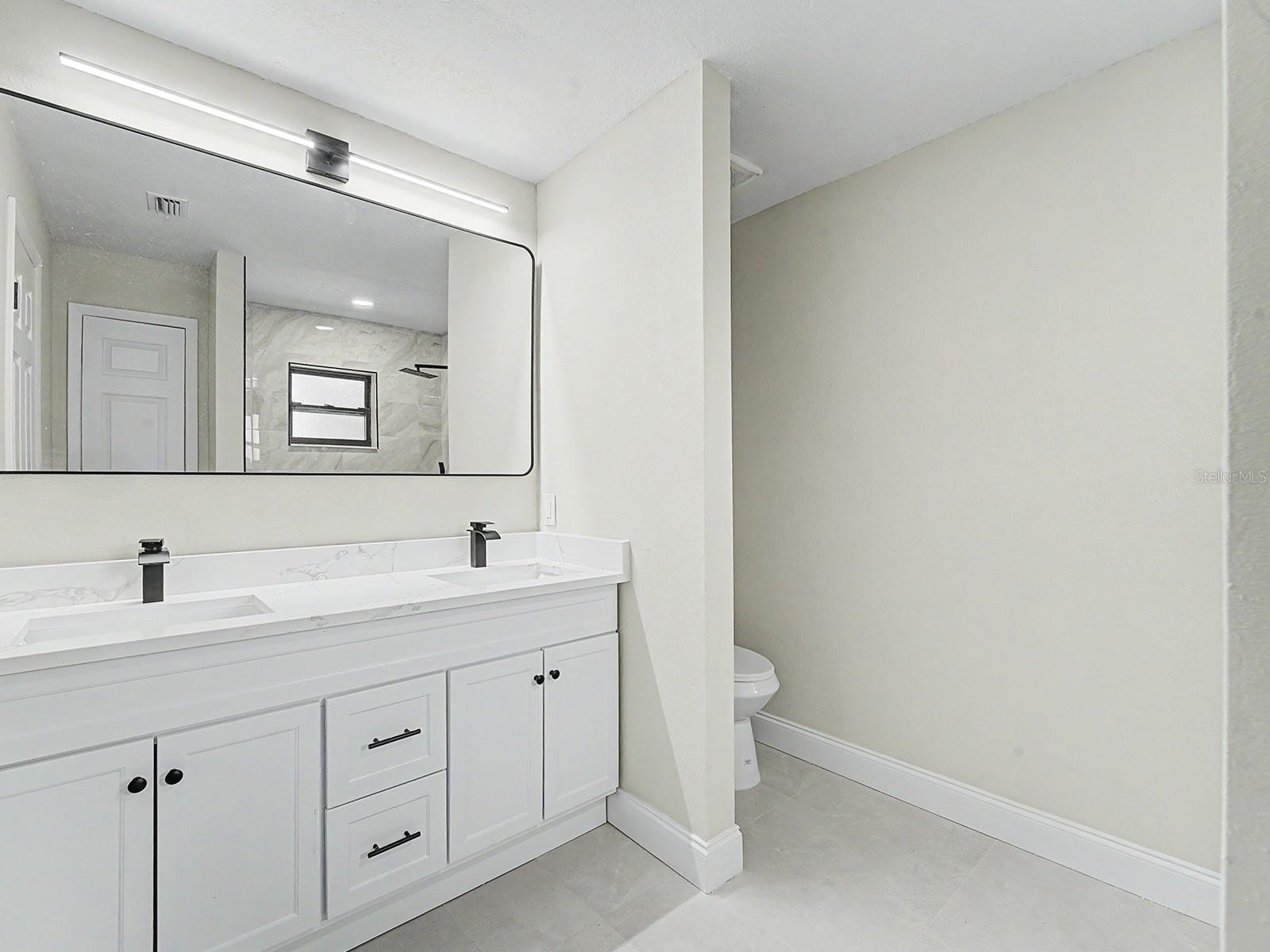 Image 26 of 63 For 6918 Odoniel Loop W