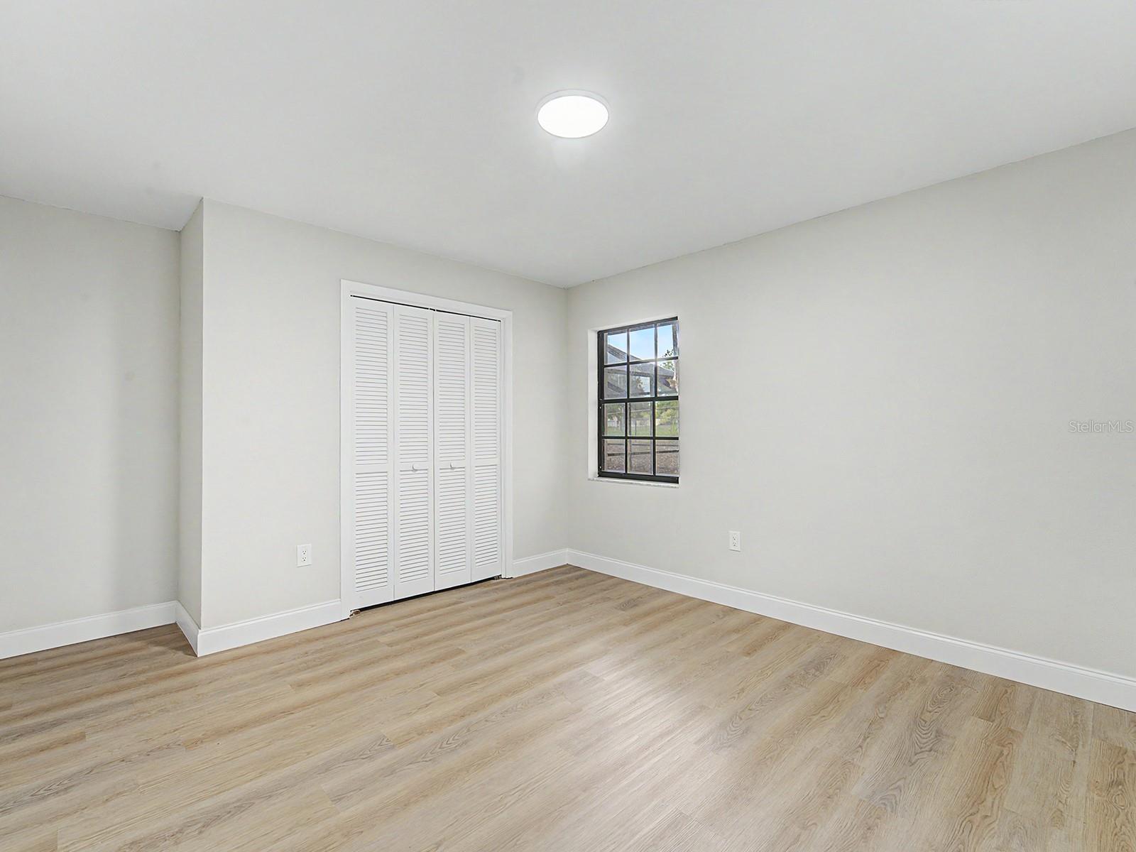 Image 27 of 63 For 6918 Odoniel Loop W