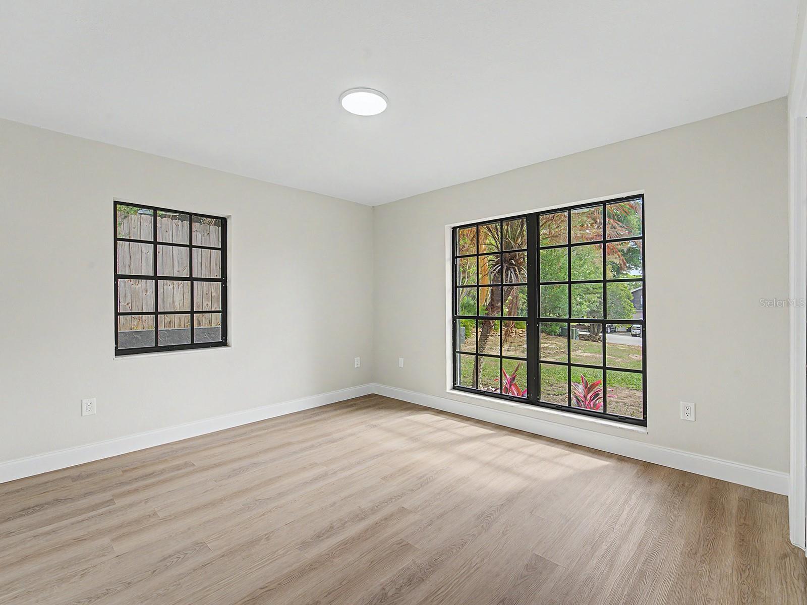 Image 30 of 63 For 6918 Odoniel Loop W