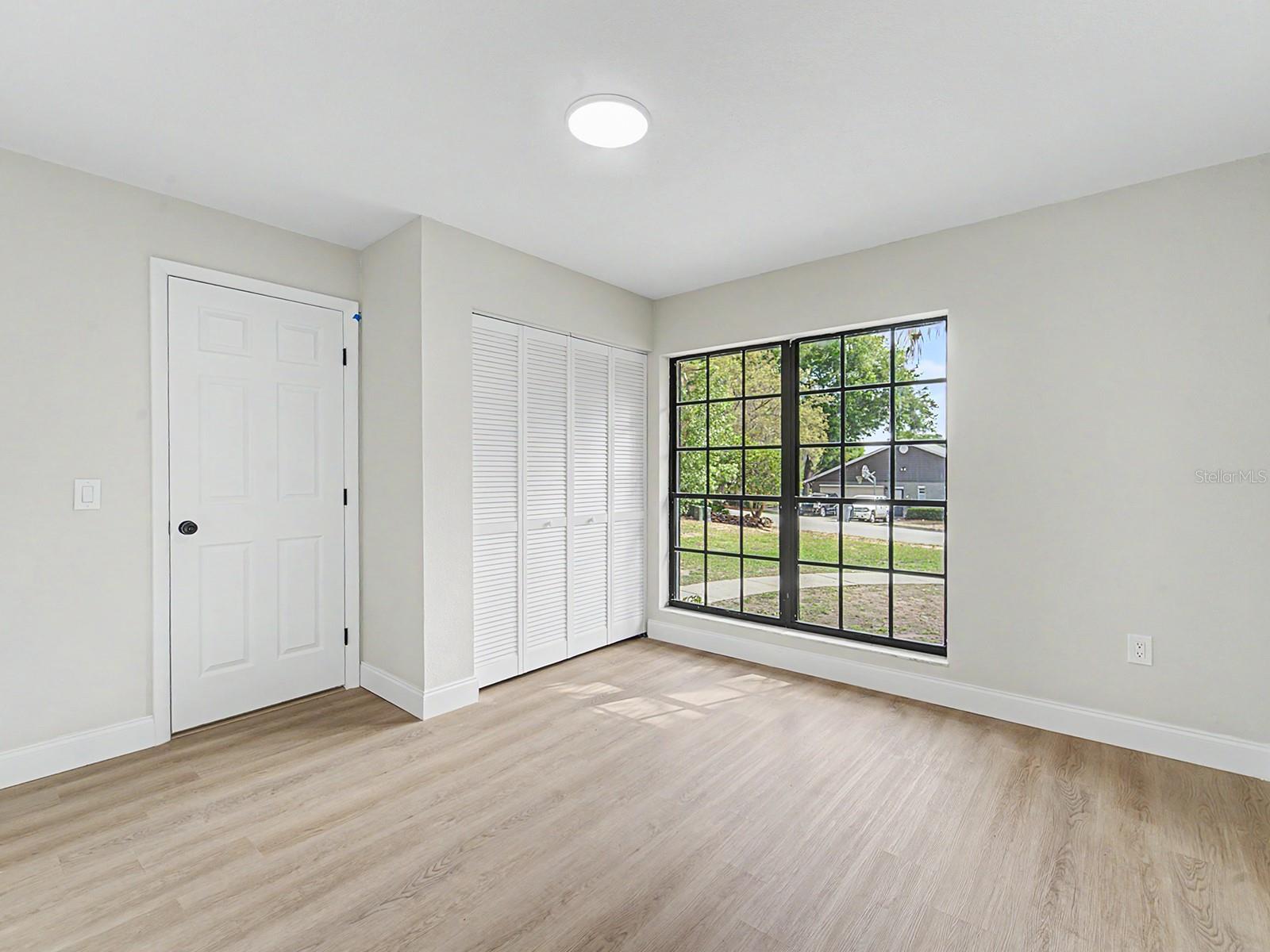 Image 33 of 63 For 6918 Odoniel Loop W