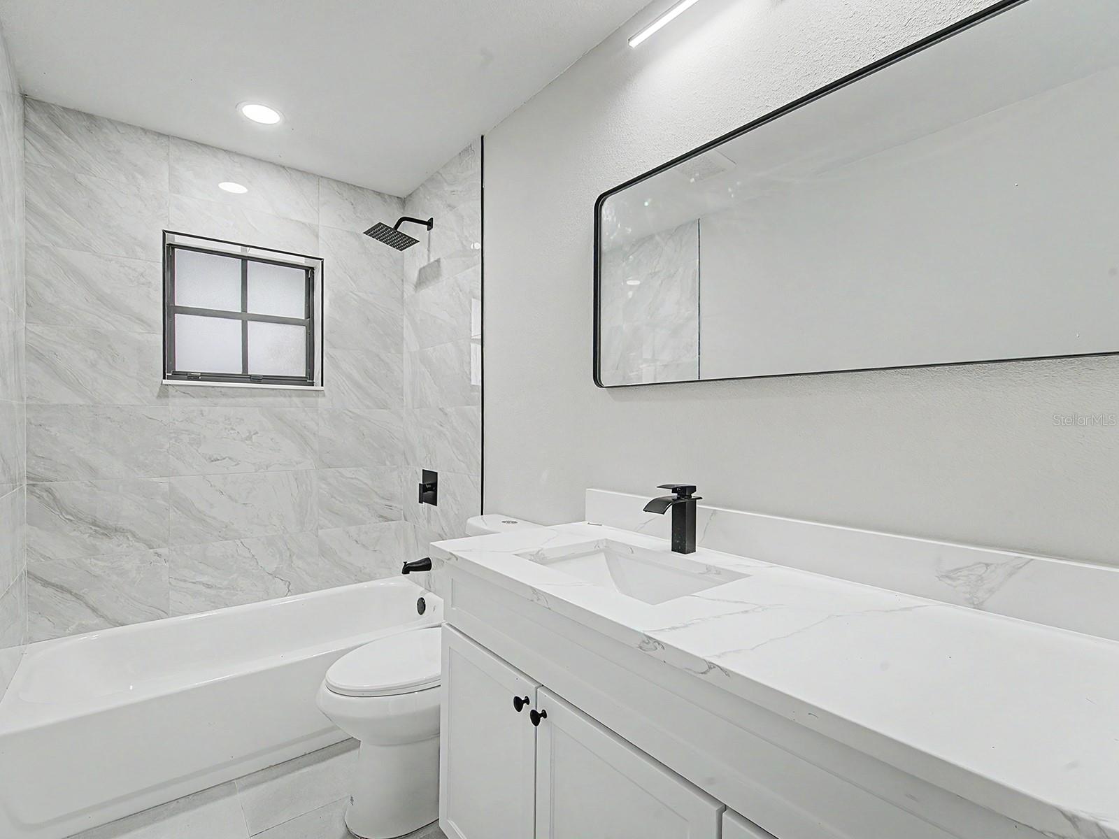 Image 34 of 63 For 6918 Odoniel Loop W