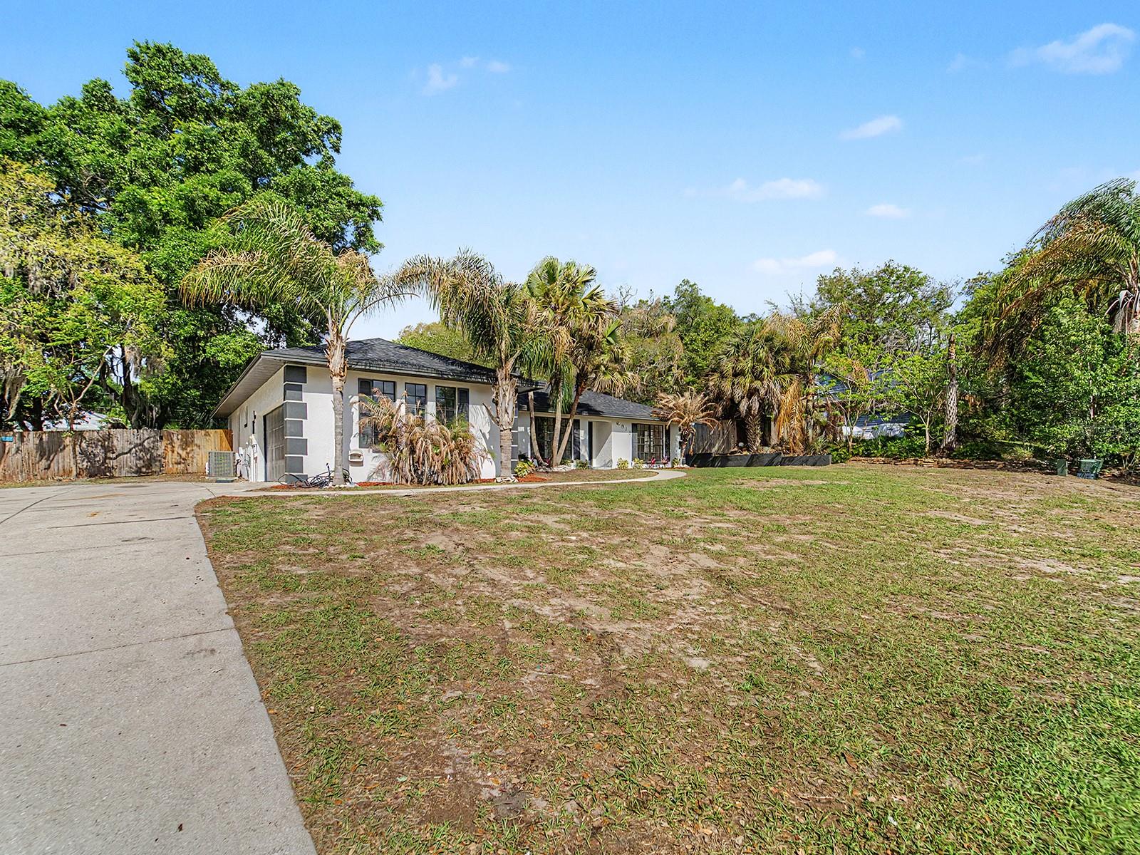 Image 49 of 63 For 6918 Odoniel Loop W