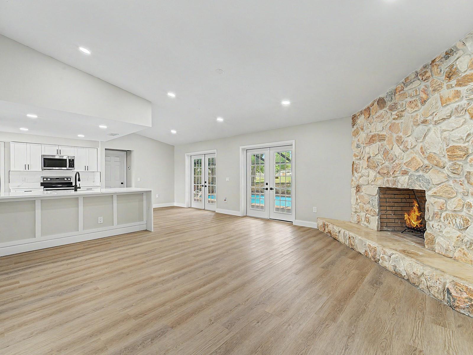 Image 9 of 63 For 6918 Odoniel Loop W