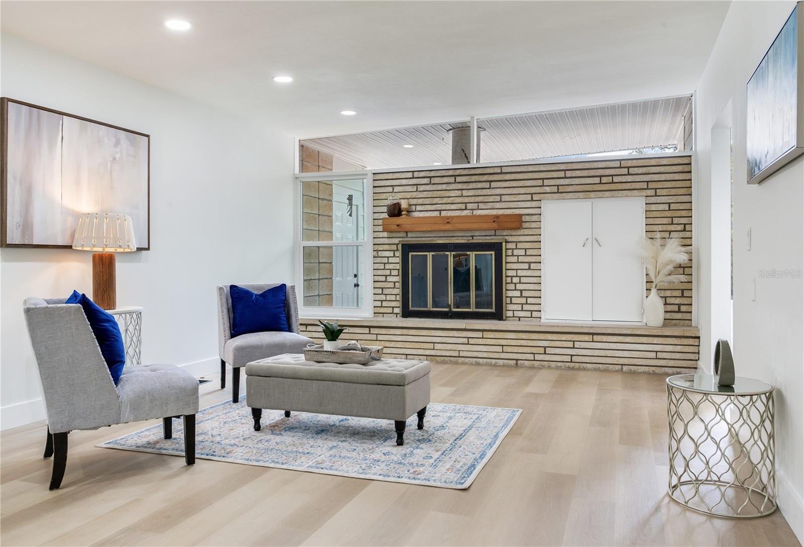 Image 11 of 49 For 2753 Valencia Drive