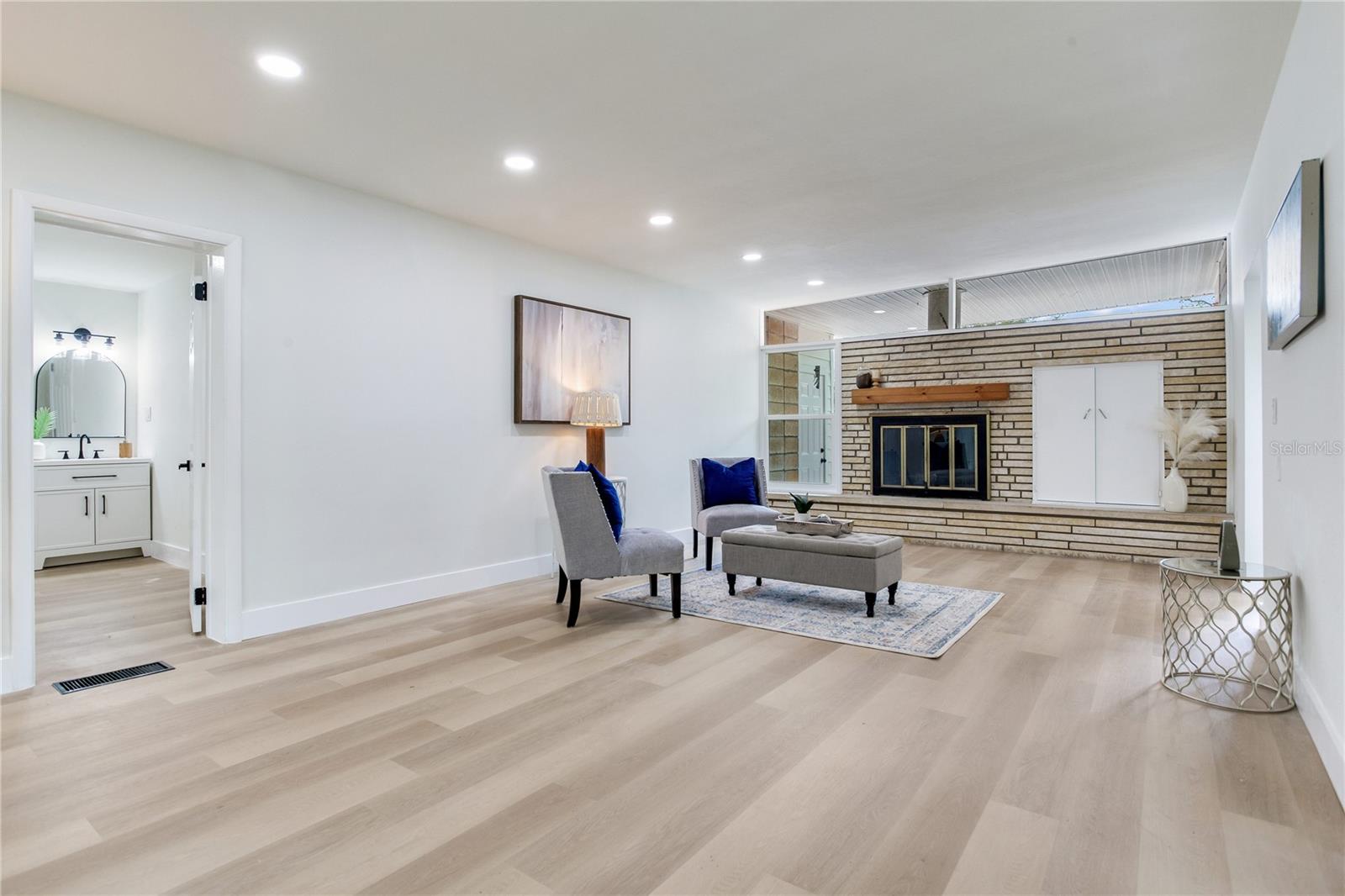 Image 13 of 49 For 2753 Valencia Drive