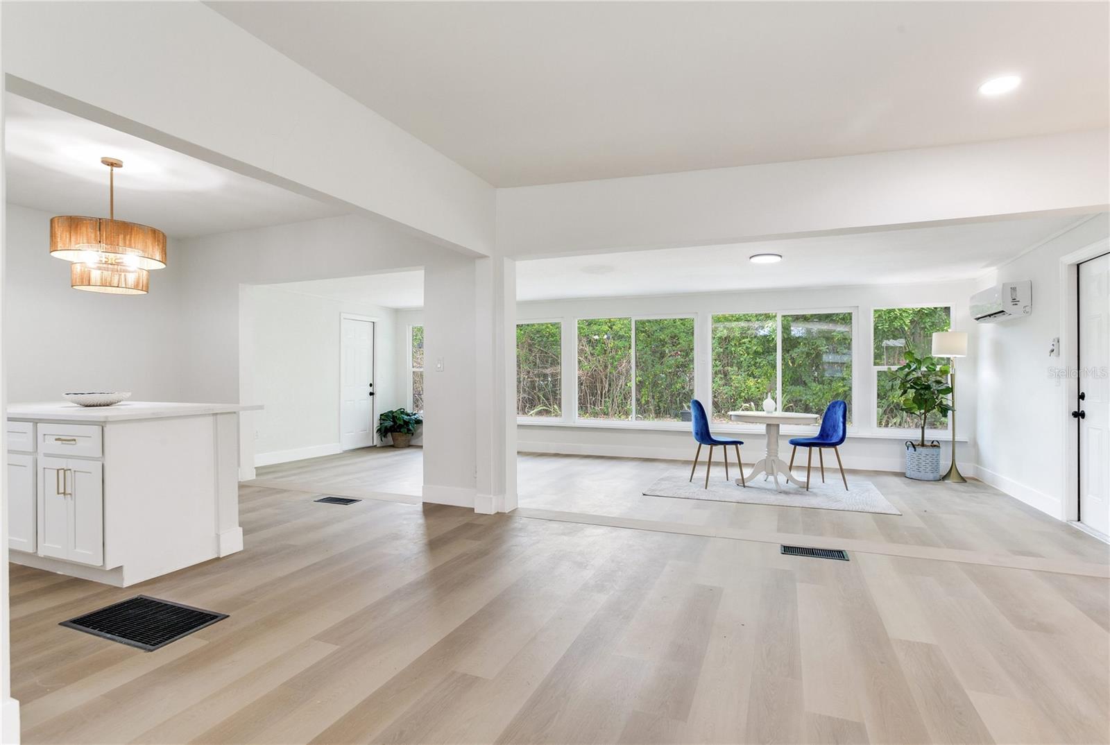 Image 17 of 49 For 2753 Valencia Drive