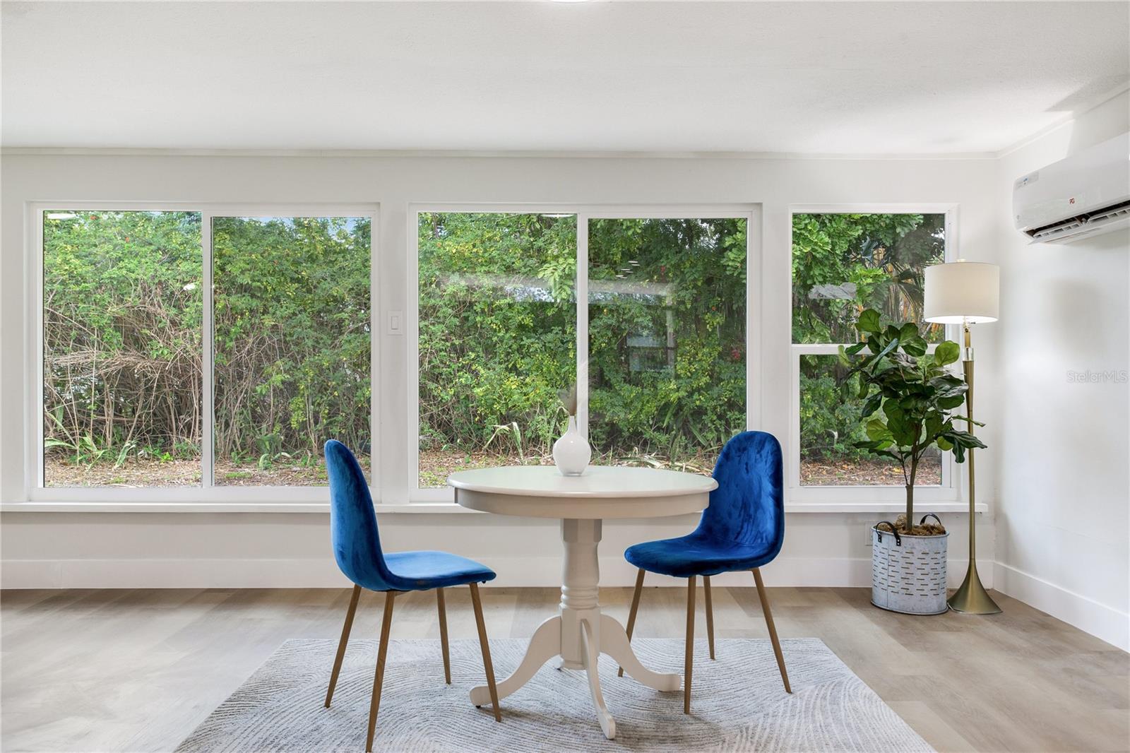 Image 19 of 49 For 2753 Valencia Drive