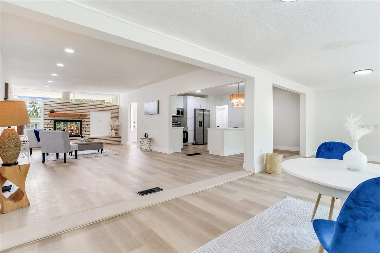 Image 21 of 49 For 2753 Valencia Drive