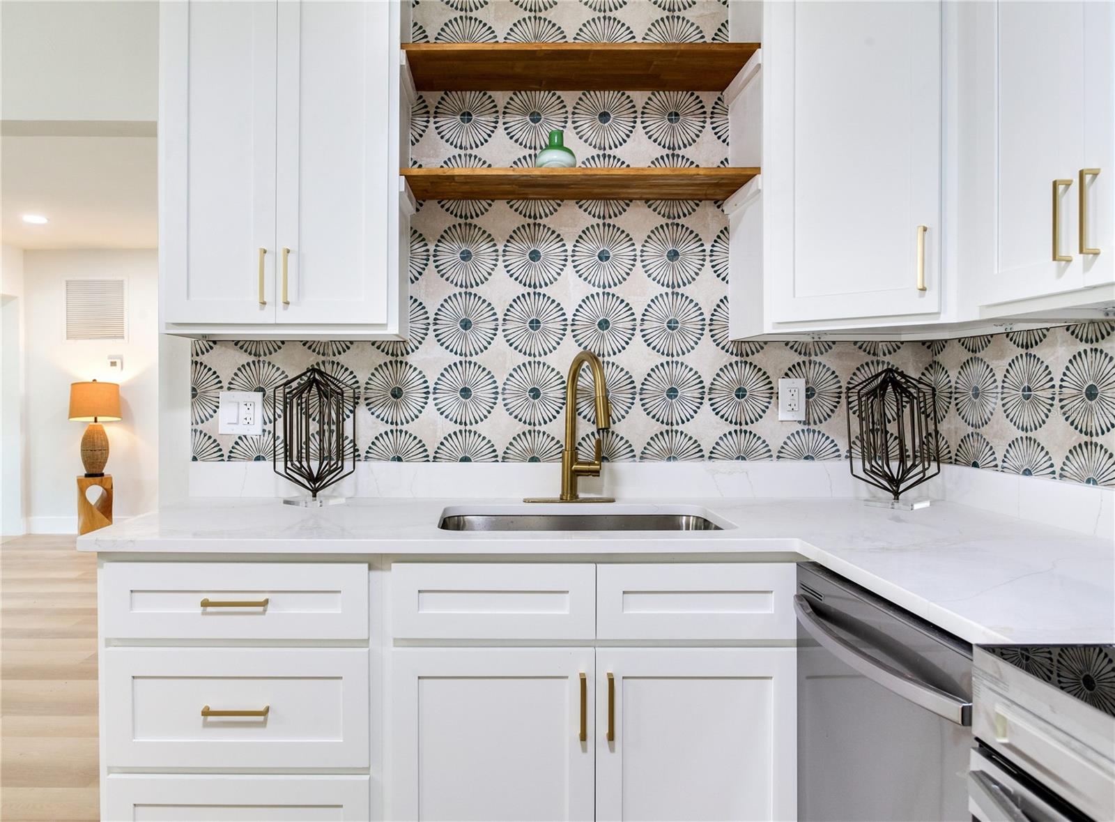 Image 29 of 49 For 2753 Valencia Drive