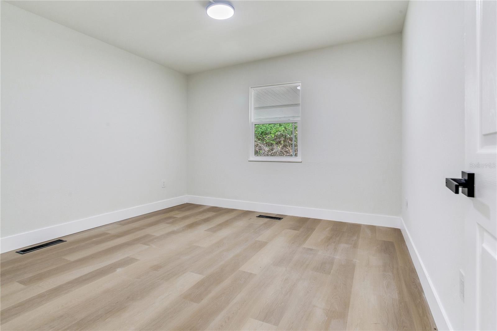 Image 33 of 49 For 2753 Valencia Drive